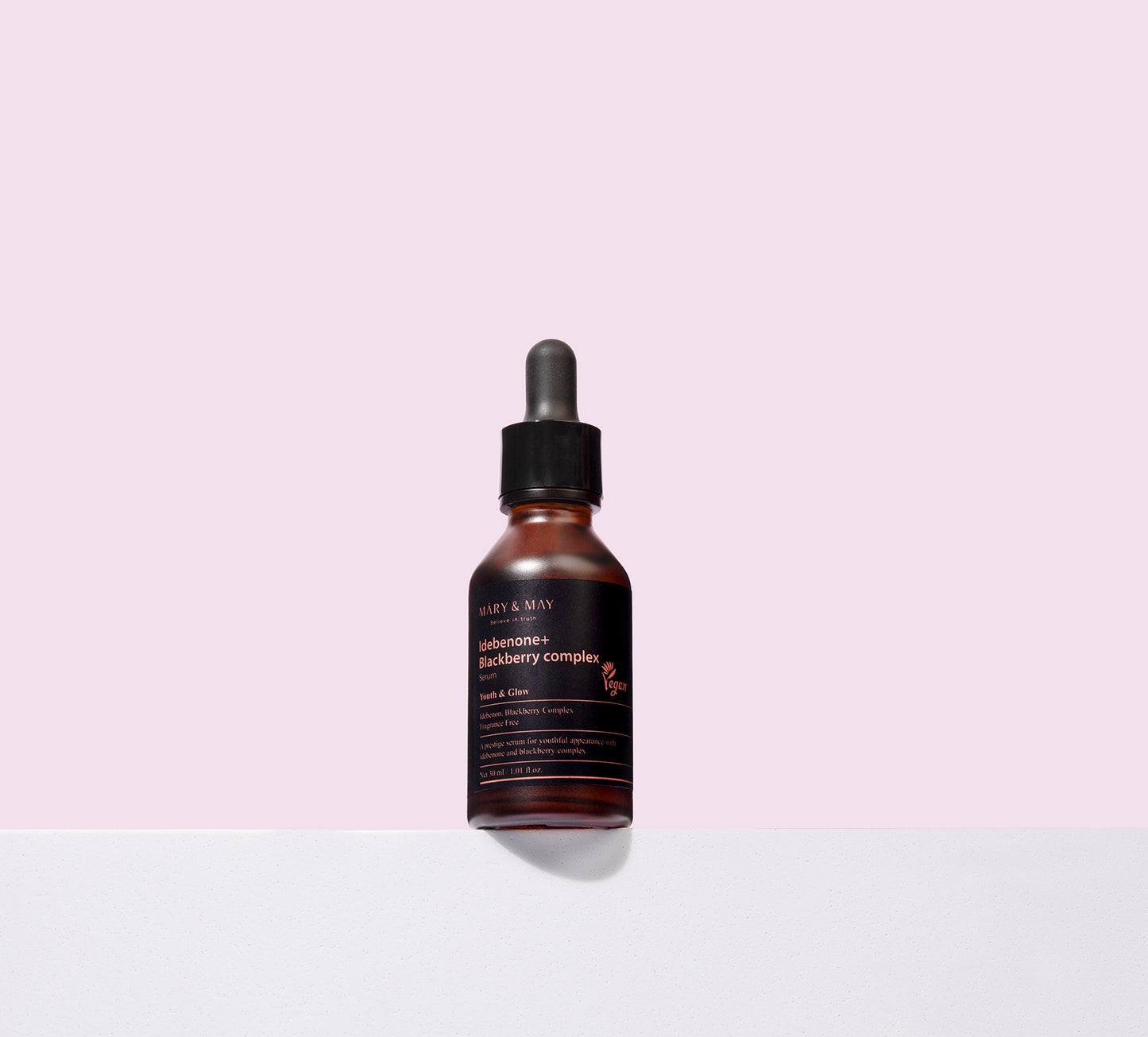 Mary&May Idebenone+Blackberry Complex Serum 30ml - Antioxidační sérum s výtažky z ostružin a idebenone. Pleťové sérum navržené pro ochranu pleti před stárnutím a vnějšími vlivy