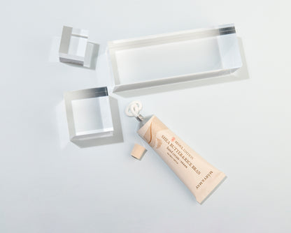 Mary&May Shea Butter & Rice Bran Hand Cream 50ml - Vyživující krém na ruce určený pro každodenní péči o suchou, namáhanou a dehydratovanou pokožku rukou.